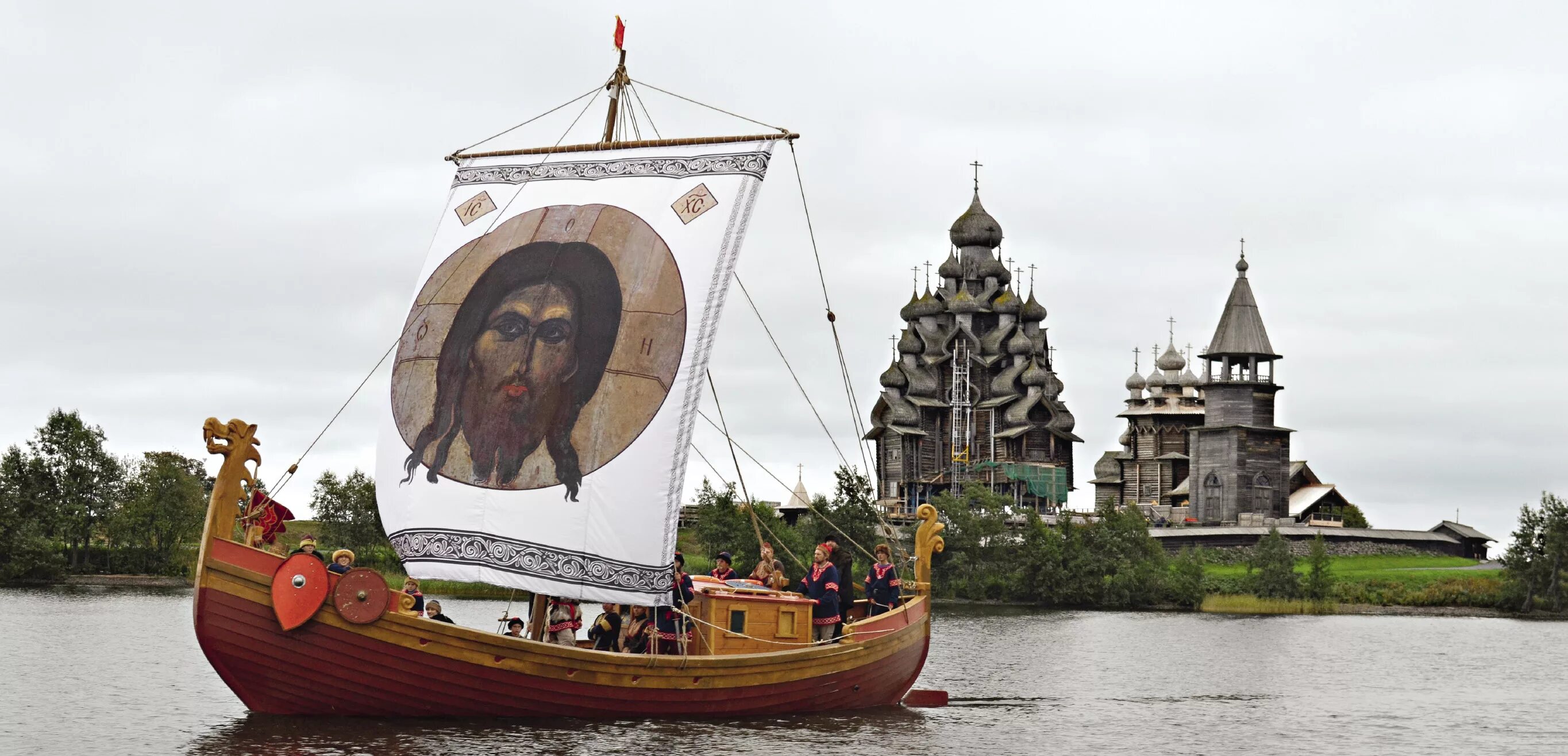 Славянская ладья. Корабль Ладья древней Руси. Ладья Ушкуй Славянская. Ладья это в древней Руси. Новгородская Ладья.