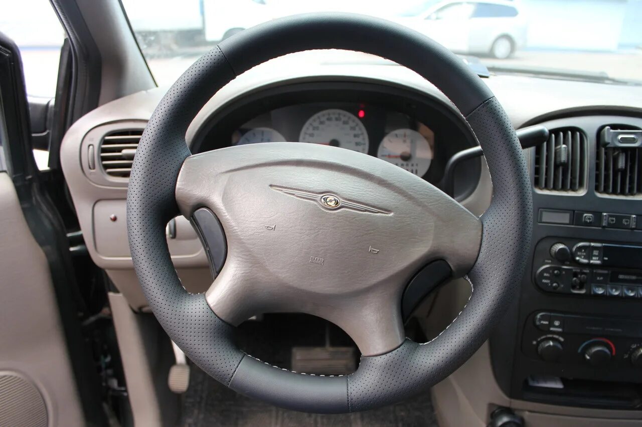 Руль додж караван. Dodge caravan 4 руль. перешитый руль додж караван 1999. оплетка на додж караван 4.