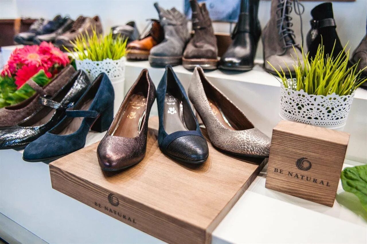 Shoes from fashion brand Baldinini Desktop wallpapers 2560x1600