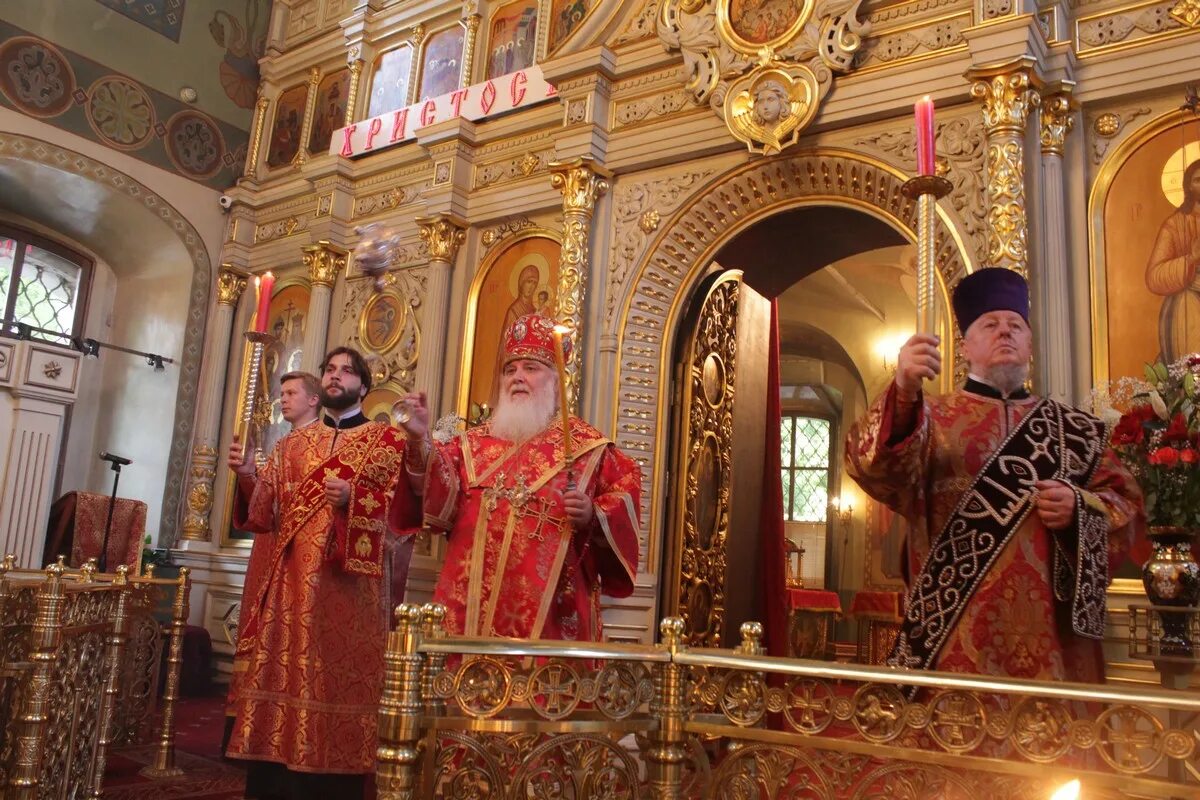 Чин великого освящения храма истра. Девять кизических церковь мучеников храм. Церковь девяти мучеников кизических. Сайт храма девяти мучеников кизических. Церковь девяти мучеников кизических в москве.