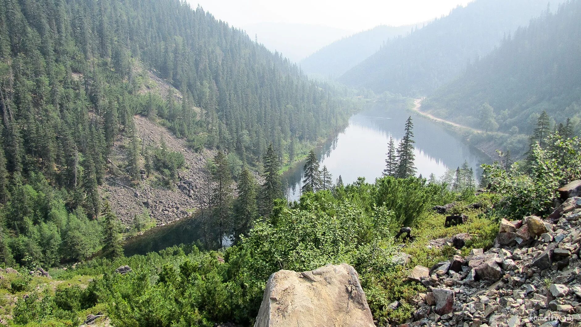 Амут озеро хабаровский. Горное озеро амут, хабаровский край. Озеро амут комсомольск. Озеро амут хабаровский край фото. Самое чистое озеро хабаровского края.