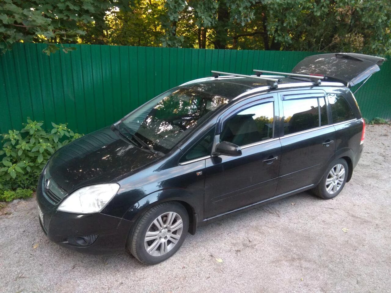 Опель Зафира 2007 багажник. Opel Zafira 2008. Opel Zafira 2007 багажник на крышу. Опель Зафира 2008 черный.