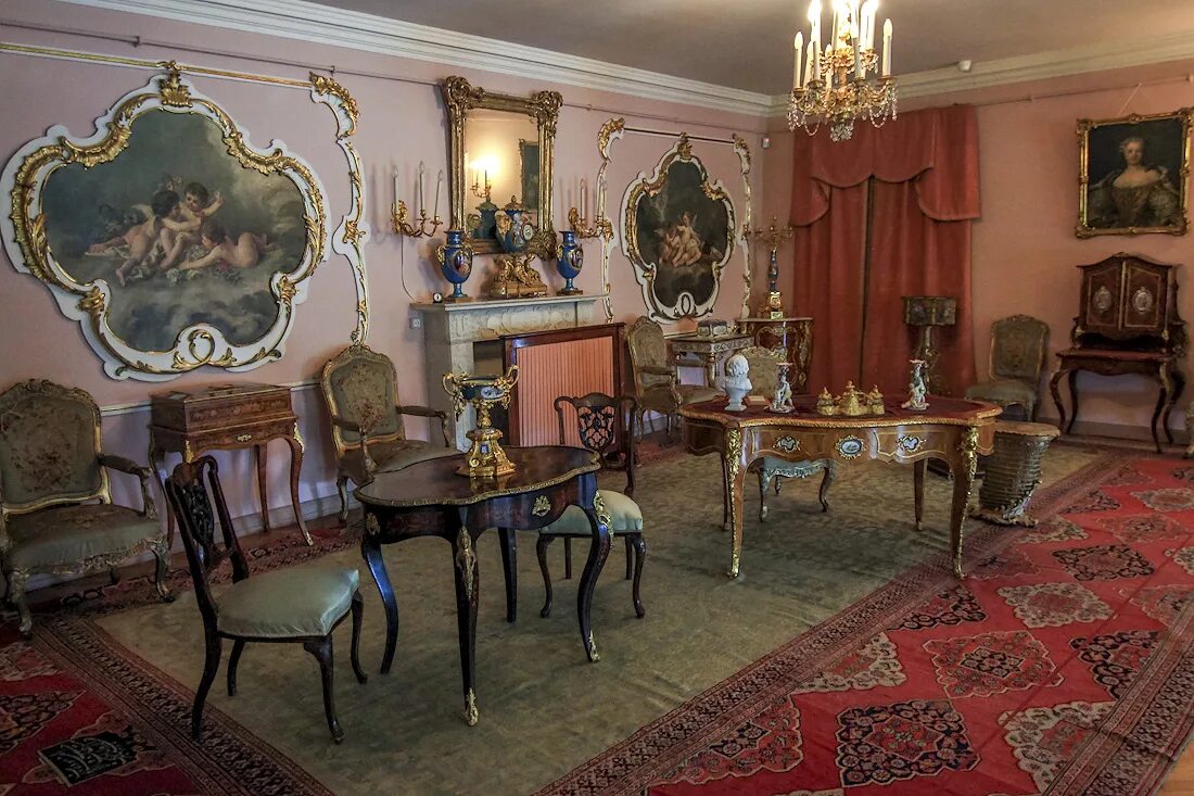 кровать рококо 18 век. гостиная барыня. дворянская усадьба 19 века в россии спальни. гостиная барыня. комната барышни.