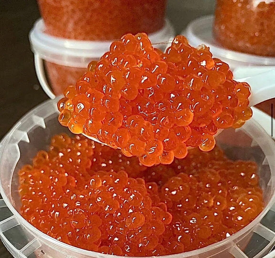 Икра палтуса мурманский рыбокомбинат. Икра сига. Икра 125 грамм. Икра палтуса лунское море. Красная икра 90г.