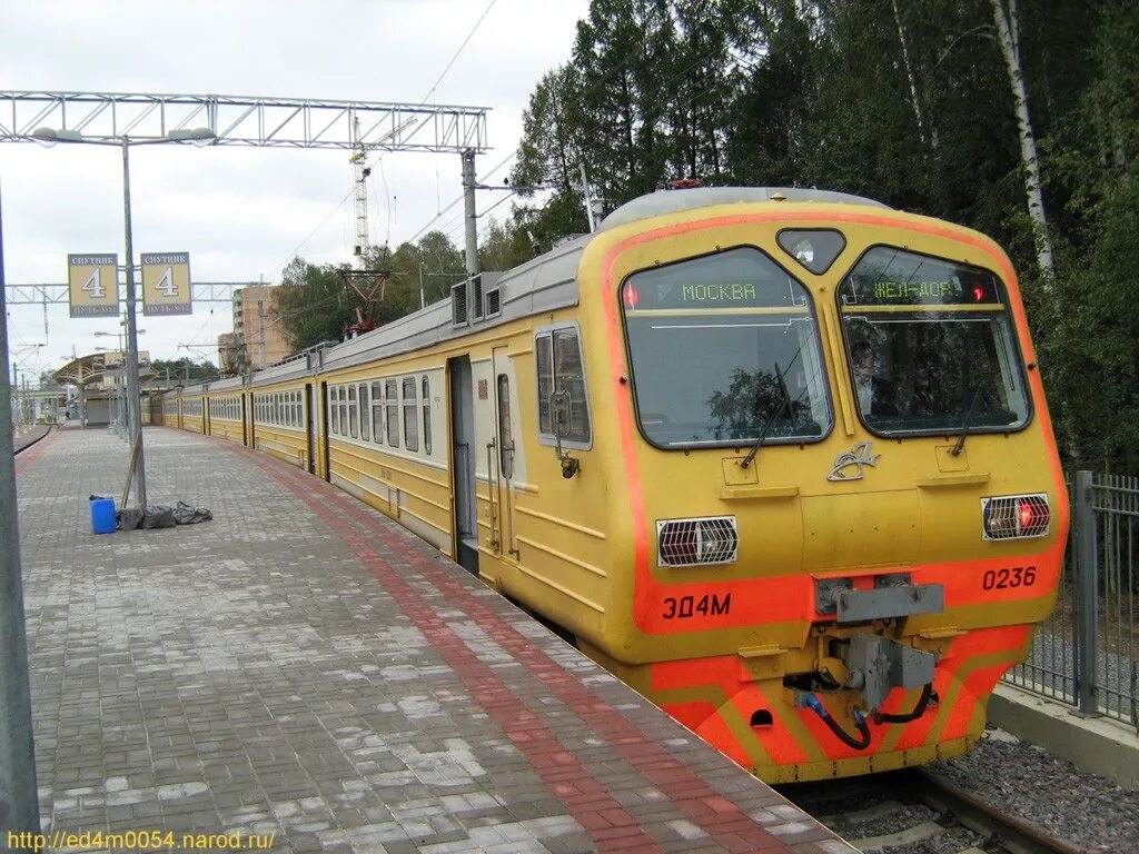 Chevrolet cobalt 2020. Chevrolet cobalt ravon r4. Дэу r4. Р4 12. Nissan primera p12 хэтчбек.