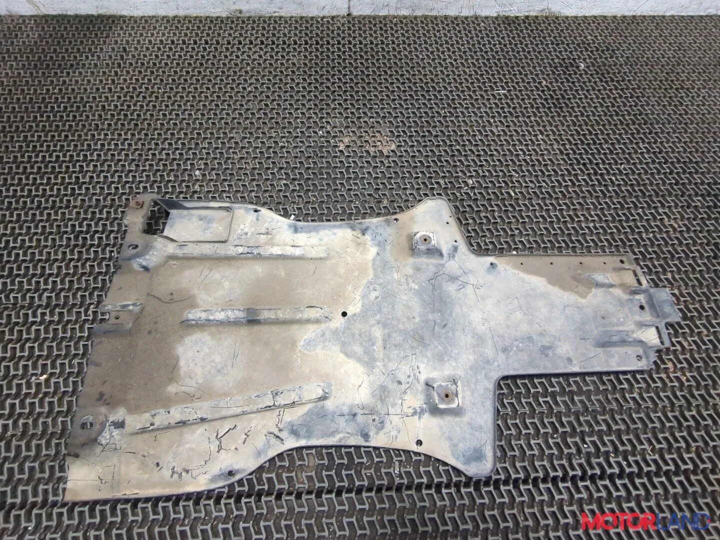 Туарег дизель защита акпп пластиковая. Защита днища туарега. Порог кузовной туарег 2006. Туарег дизель защита днища пластиковая. Защита днища туарега.