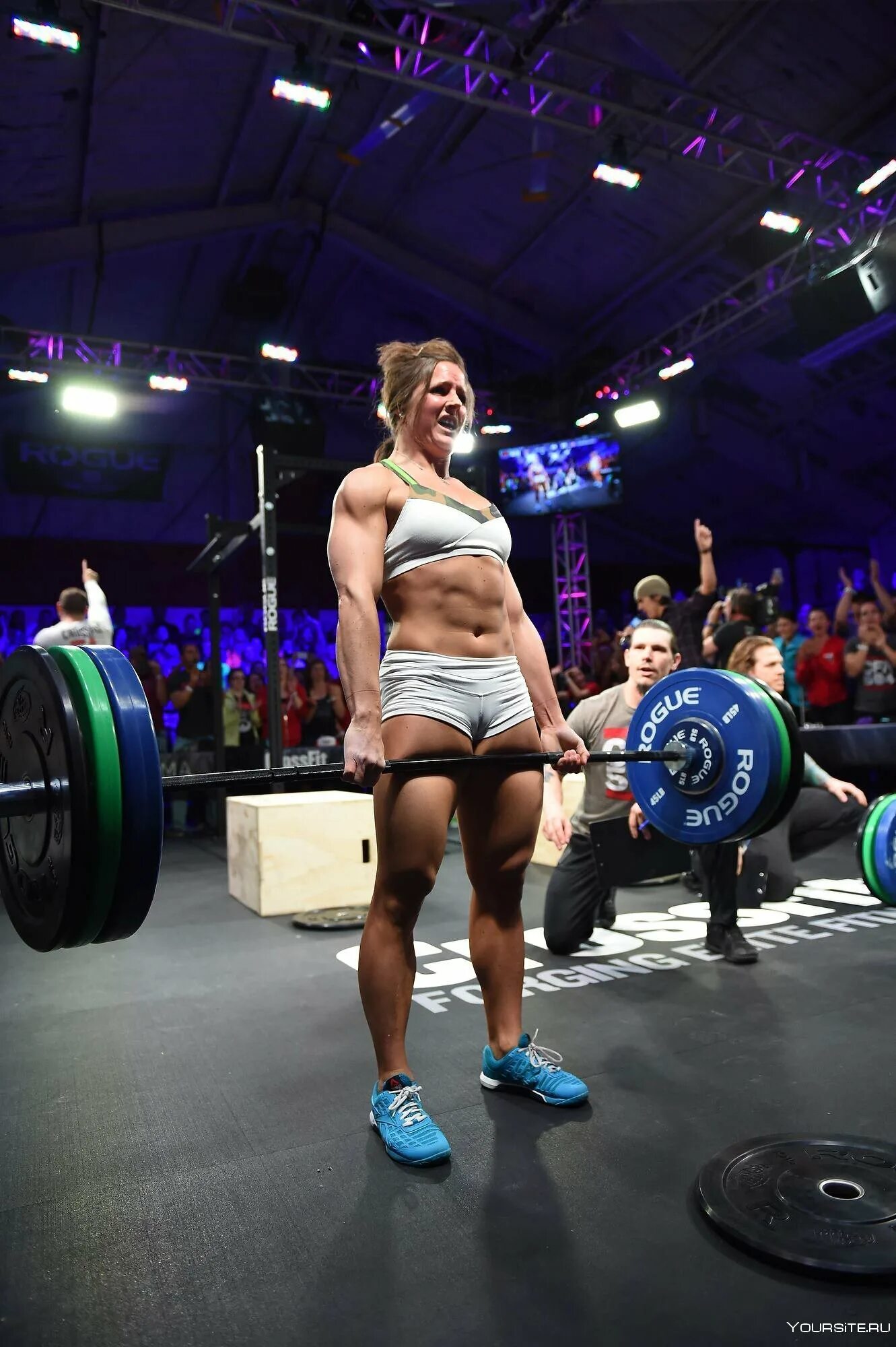 Пауэрлифтинг женщины. Женщины пауэрлифтеры. Пауэрлифтинг женщины. Пауэрлифтинг женщины. Девушки пауэрлифтеры красивые.