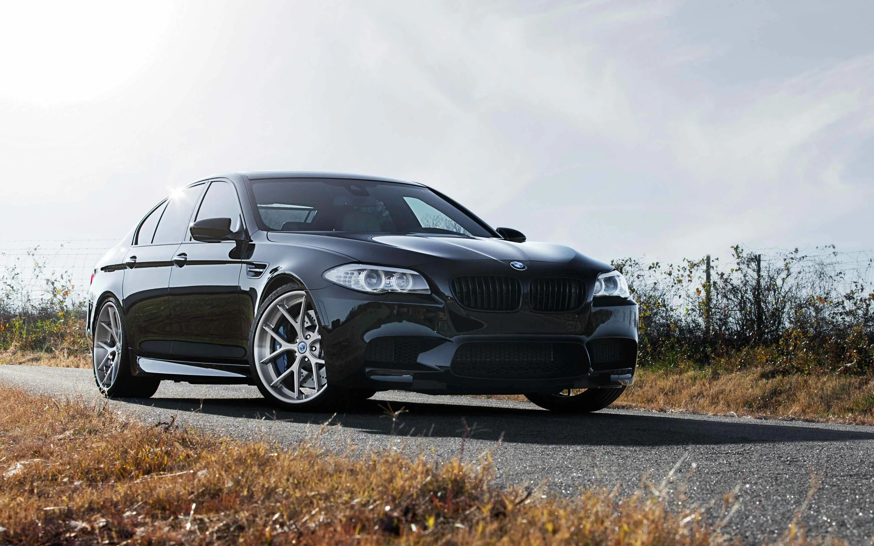 Bmw m5 f10 adv1. M10 black. M10 black. Диски bmw m5 f10. Бмв ф10 528.