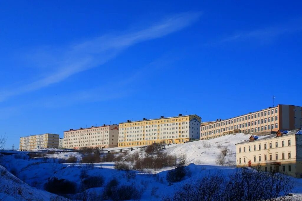 Полярный мурманская область. Полярный (город в мурманской обл. Полярная ночь в норильске. Полярный (город в мурманской обл. Город полярный чертов мост.