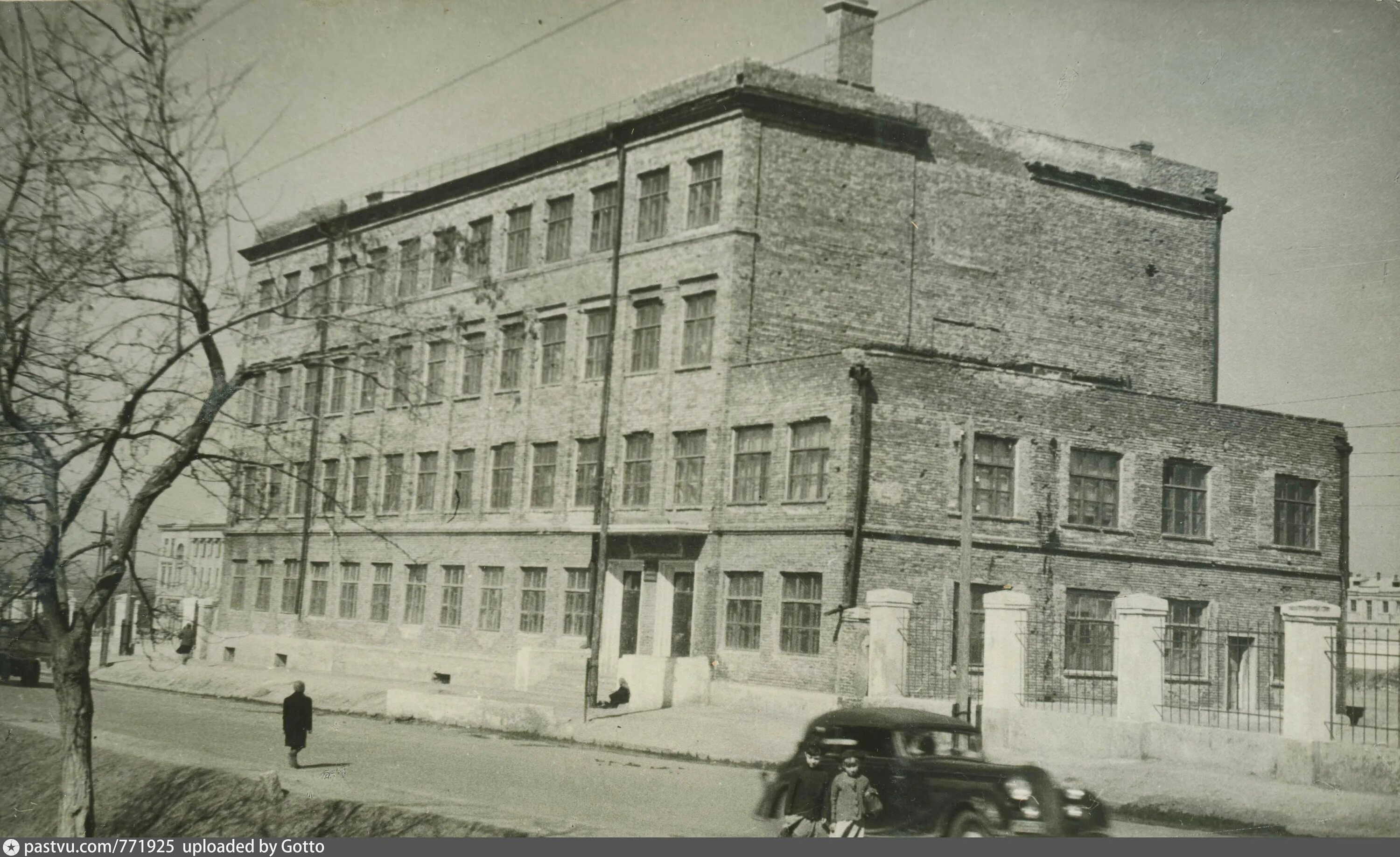 Красноармейская улица школа. Ростов-на-Дону 1950. Школа 53 Ростов. Старая школа 15 Ростов-на-Дону. Старая школа 53 Ростов.