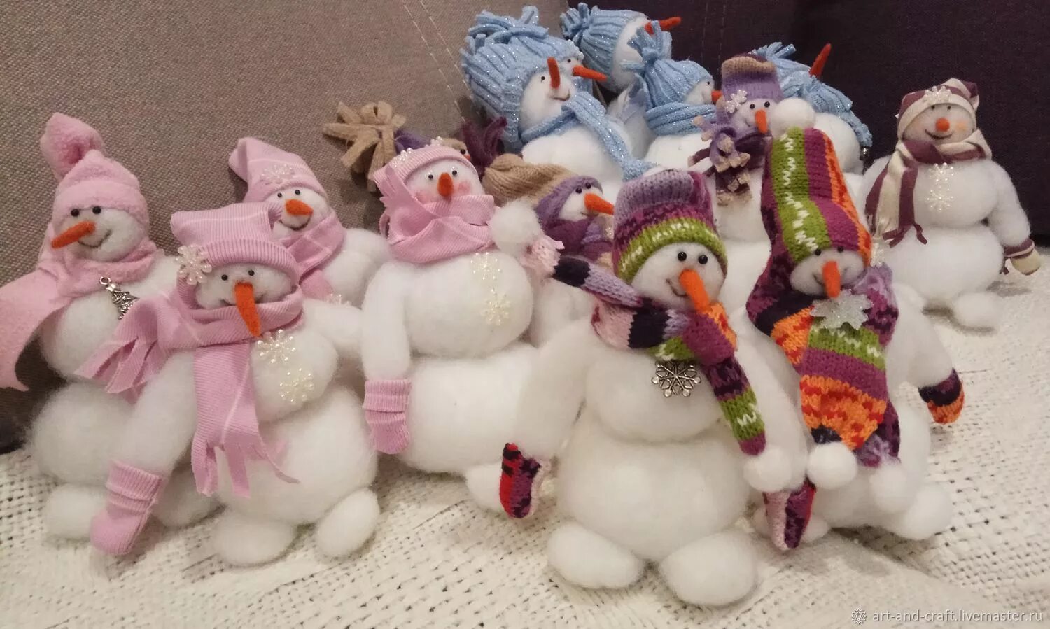 игрушка на елку из синтепона. новогодняя игрушка из синтепона. снеговик из синтепона. елочные игрушки из синтепона. снеговик из синтепона.