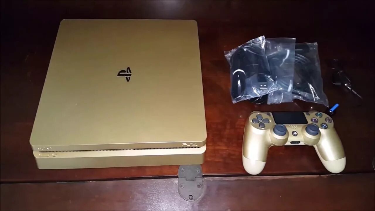 Ps4 gold edition. Ps4 Slim Gold. Пс4 Лимитед эдишн Голд. Ps4 золотой цвет.