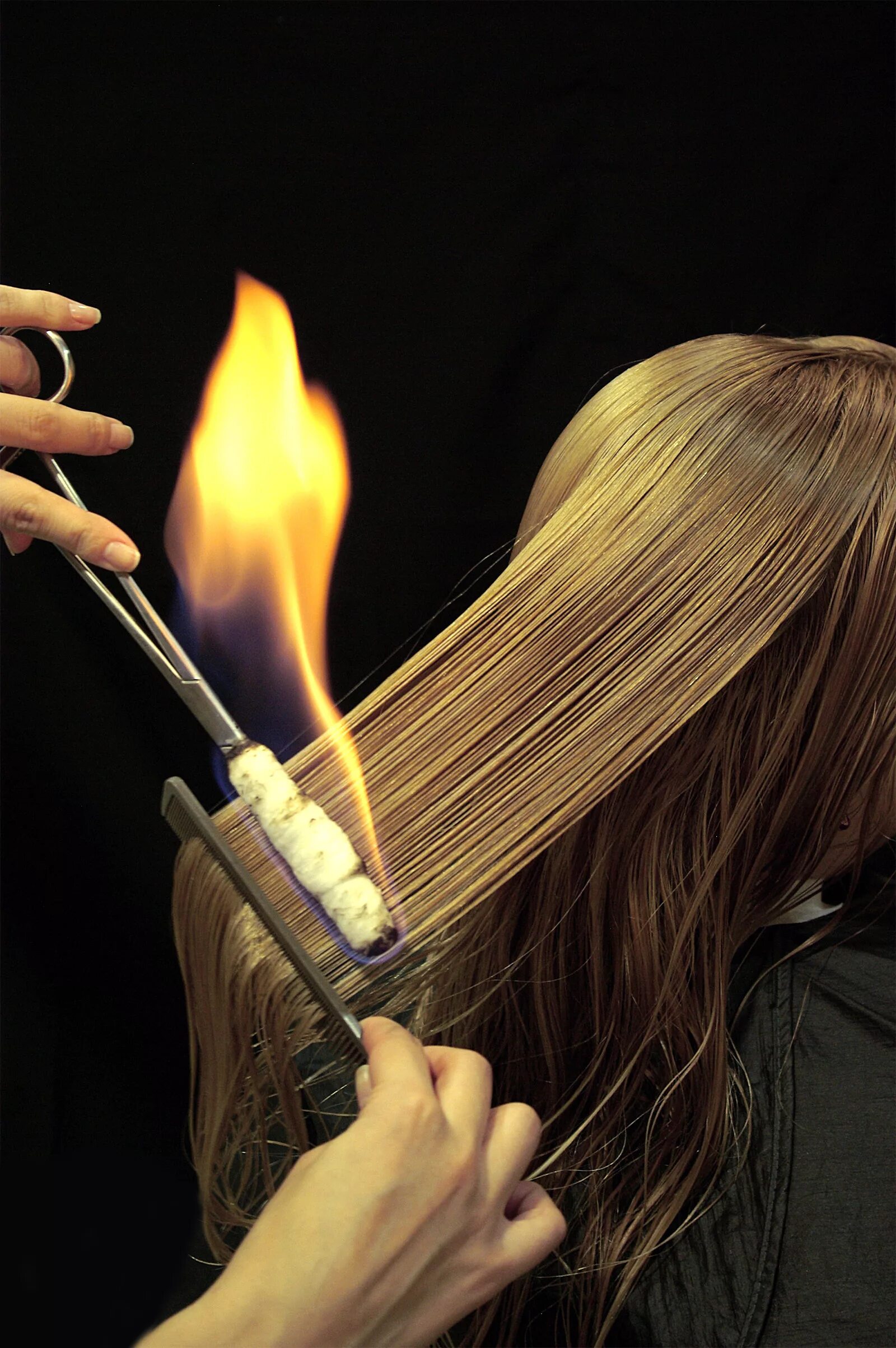 Сгоревшие волосы. Стрижка огнем. Прически огнем Пирофорез. Пирофорез волос. Восстановление волос огнем.