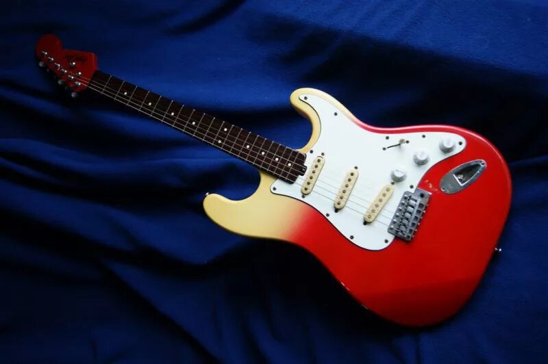 Электрогитара star. Гитара Musima lead Star. Гитара Musima lead Star 4. Musima lead Star Stratocaster. Lead Star электрогитара.