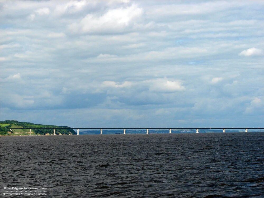 В какое море впадает волга