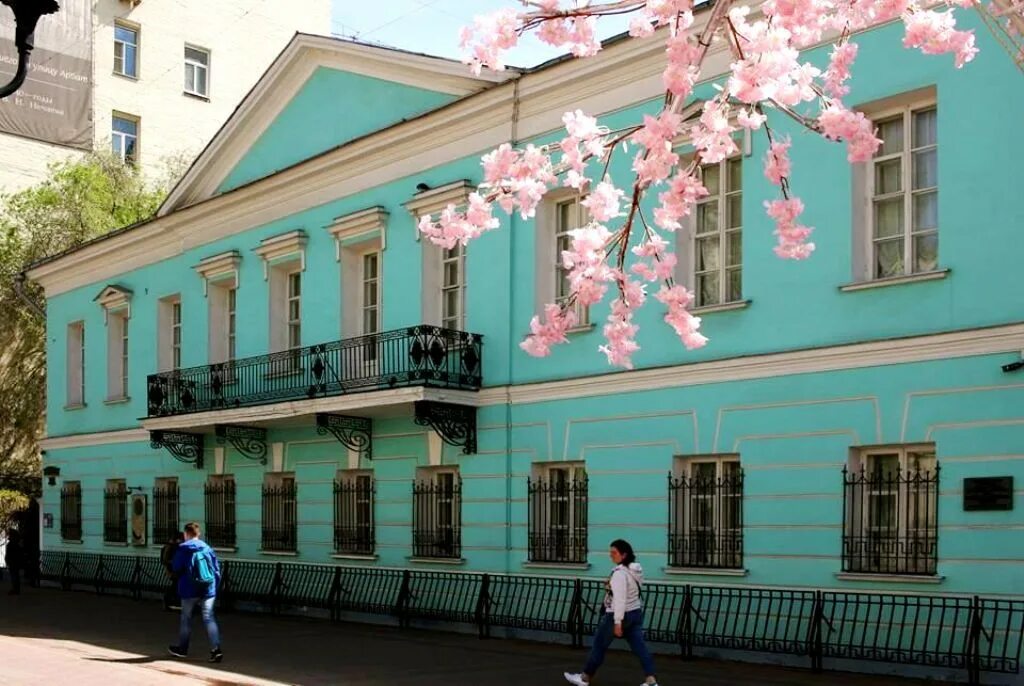 Дом-музей Пушкина в Москве на Арбате. Дом музей Пушкина на Арбате. Ул Арбат 53 музей Пушкина. Дом 53 на Арбате.