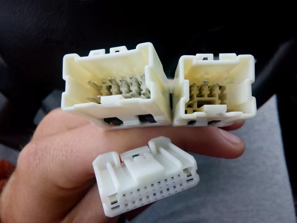 Разъемы ниссан кашкай. Ниссан кашкай j11 obd разъем. Обд разъем кашкай j11 ниссан. Разъем приборной панели ниссан ноут е11. Разъем фары кашкай j10.