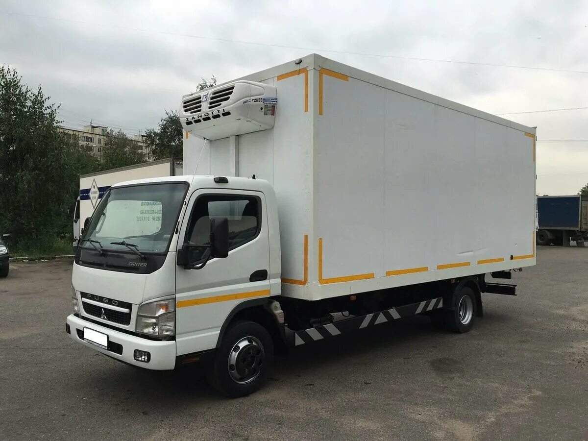 Грузовики 5 тонн рефрижератор. Mitsubishi Canter 2013. Mitsubishi Fuso Canter 2013. Мицубиси Кантер 5т. Фусо Кантер рефрижератор.