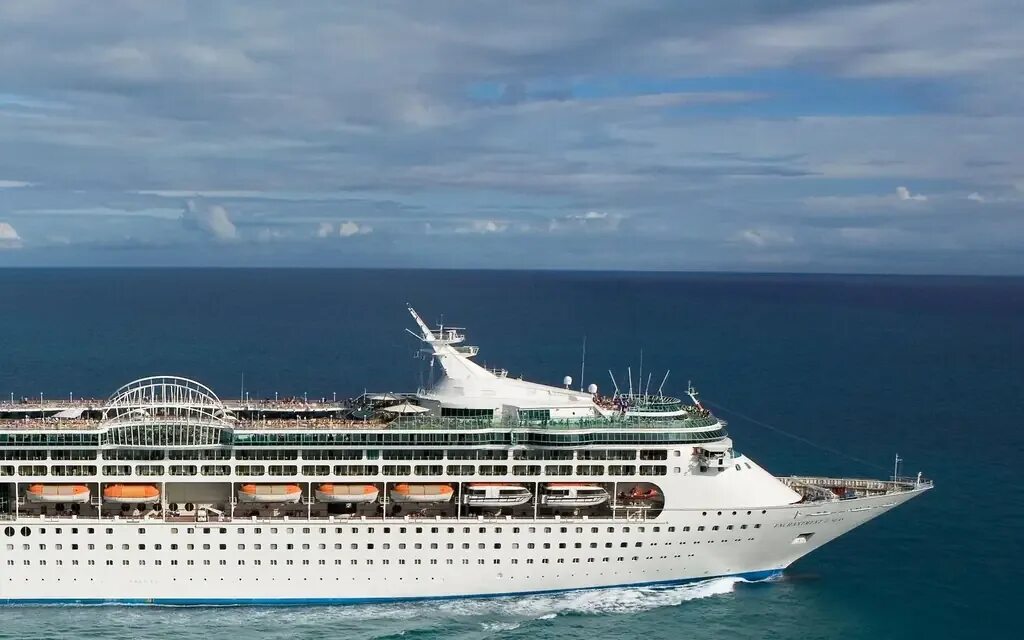 Летучий голландец корабль фата моргана. Филипп ван дер декен паруса в тумане. Маринисты. Круизный лайнер по карибскому морю. 000 корабли.