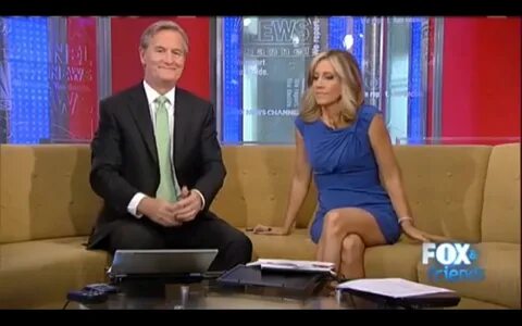 More Alisyn Camerota legs on the Fox & Friends couch - Sexy Leg Cross.