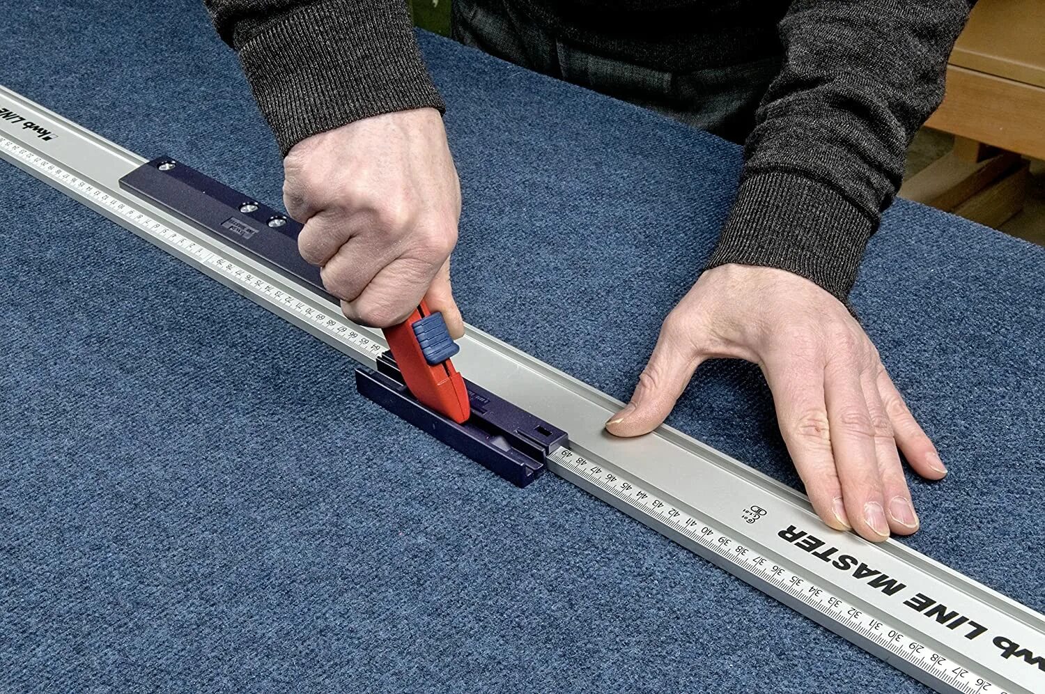 Line master. Приспособление для резака line master kwb 7846-00. направляющая линейка kwb. соединитель для направляющих 7842 line master kwb 7849-00. направляющая алюминиевая line master 1220 мм kwb 7842-12.