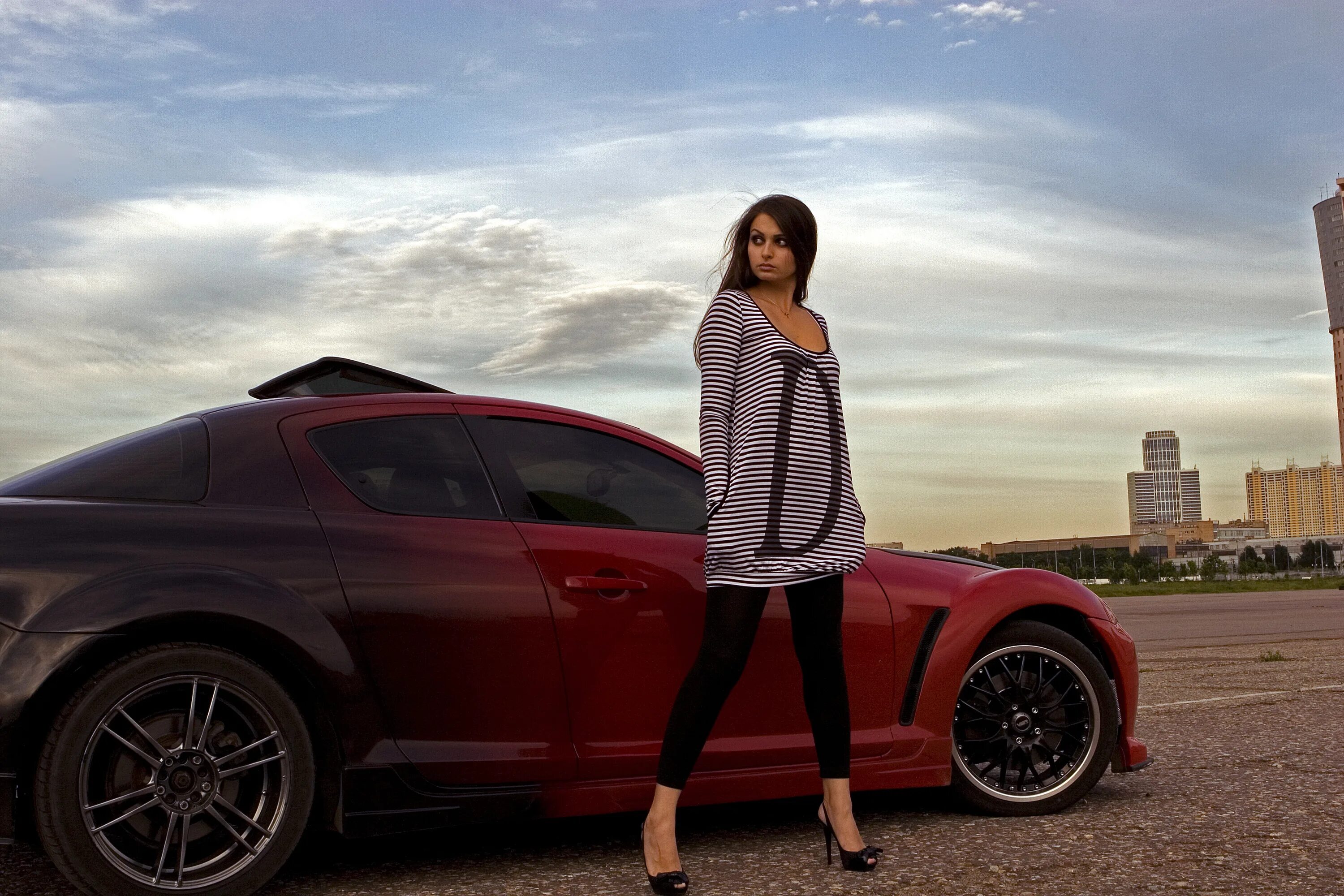 Нету девушек рядом. Девушка в машине. Ваз 2114 черная и девушки. Девочки подруги. Нету девушек рядом.