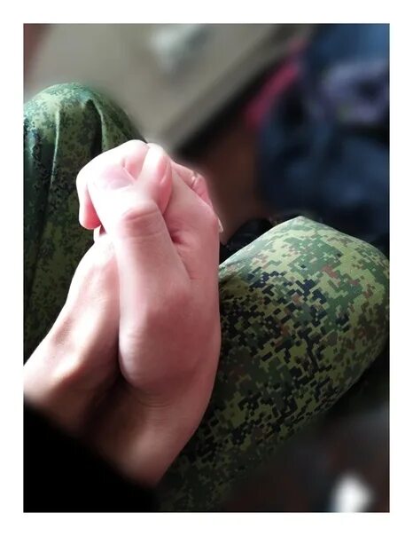 Ногтя дождалась. Девушка солдат. Встреча солдата. Оригинальный маникюр с надписями. Ногти военный камуфляж.