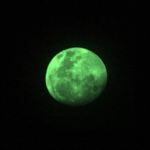 Зеленая Луна. Салатовая Луна. Зеленое полнолуние. Зеленоватая Луна.