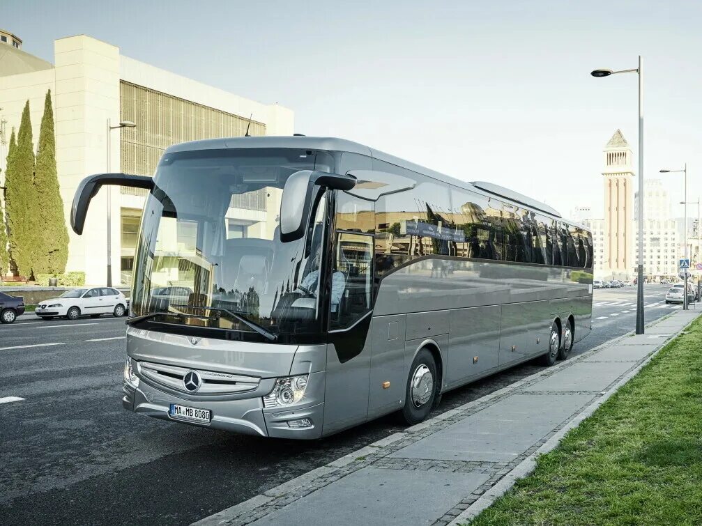 Купить мерседес туристический. Mercedes-Benz Tourismo. Автобус Mercedes-Benz Tourismo. Mercedes Tourismo 2020. Мерседес Бенц Tourismo автобус.