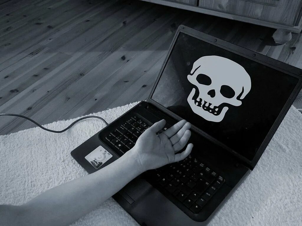 Почему интернет умирают. Смерть в интернете. пропаганда суицида в интернете.
