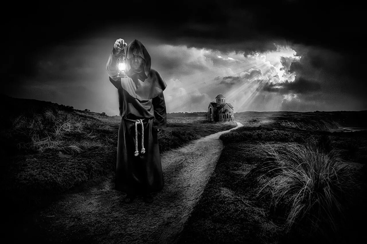 Мрачная фигура. Монах в капюшоне. Песня во тьме и мраке наша жизнь. Стихи из интерстеллар// дилан томас. Песня во тьме и мраке наша жизнь.