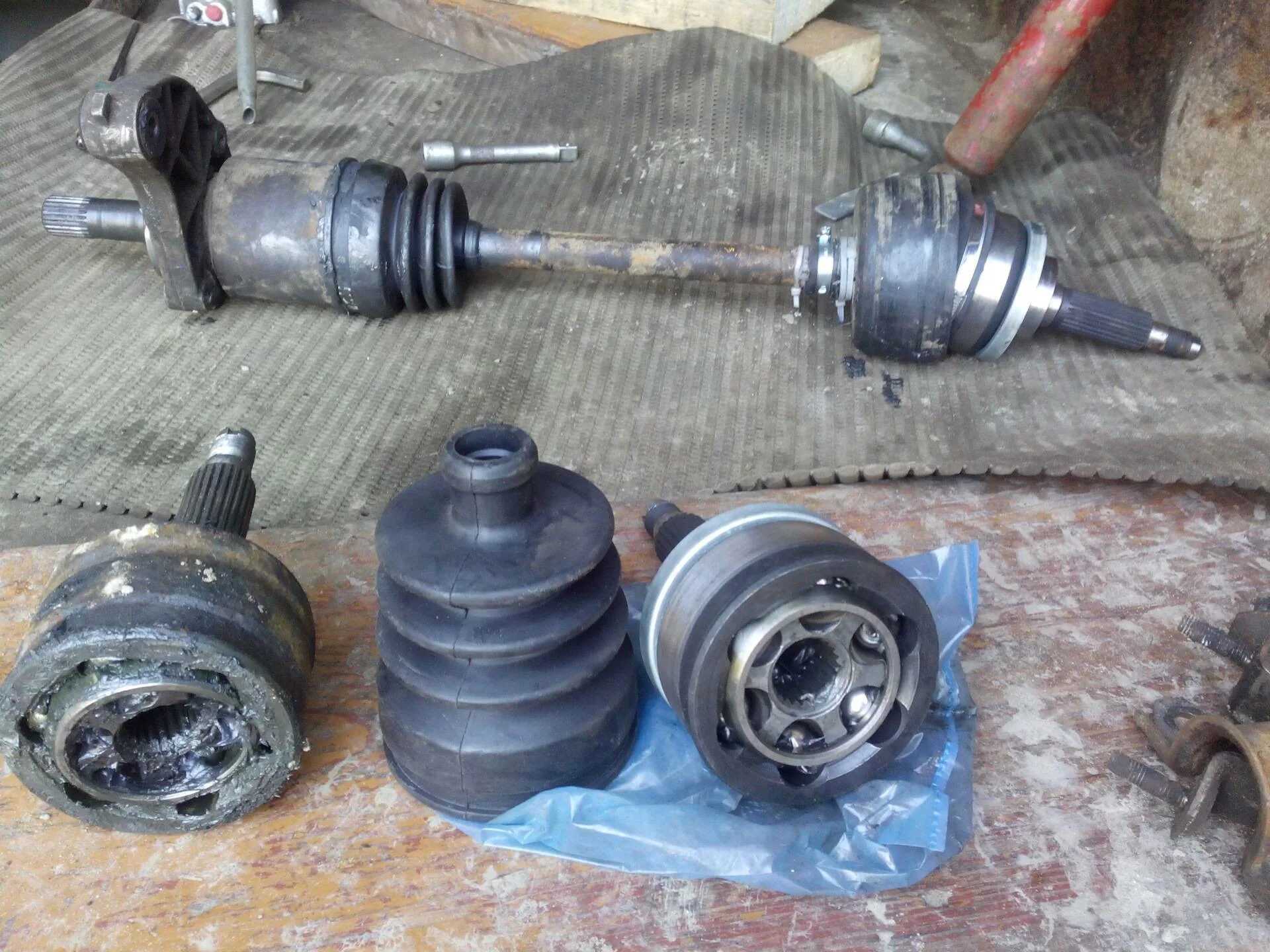 Внутренние гранаты нива шевроле 2005г. Шрус внутренний ваз 21214. Шрус наружный нива 21213. Привод шрусов на ваз 2131. Передняя граната нива шевроле.