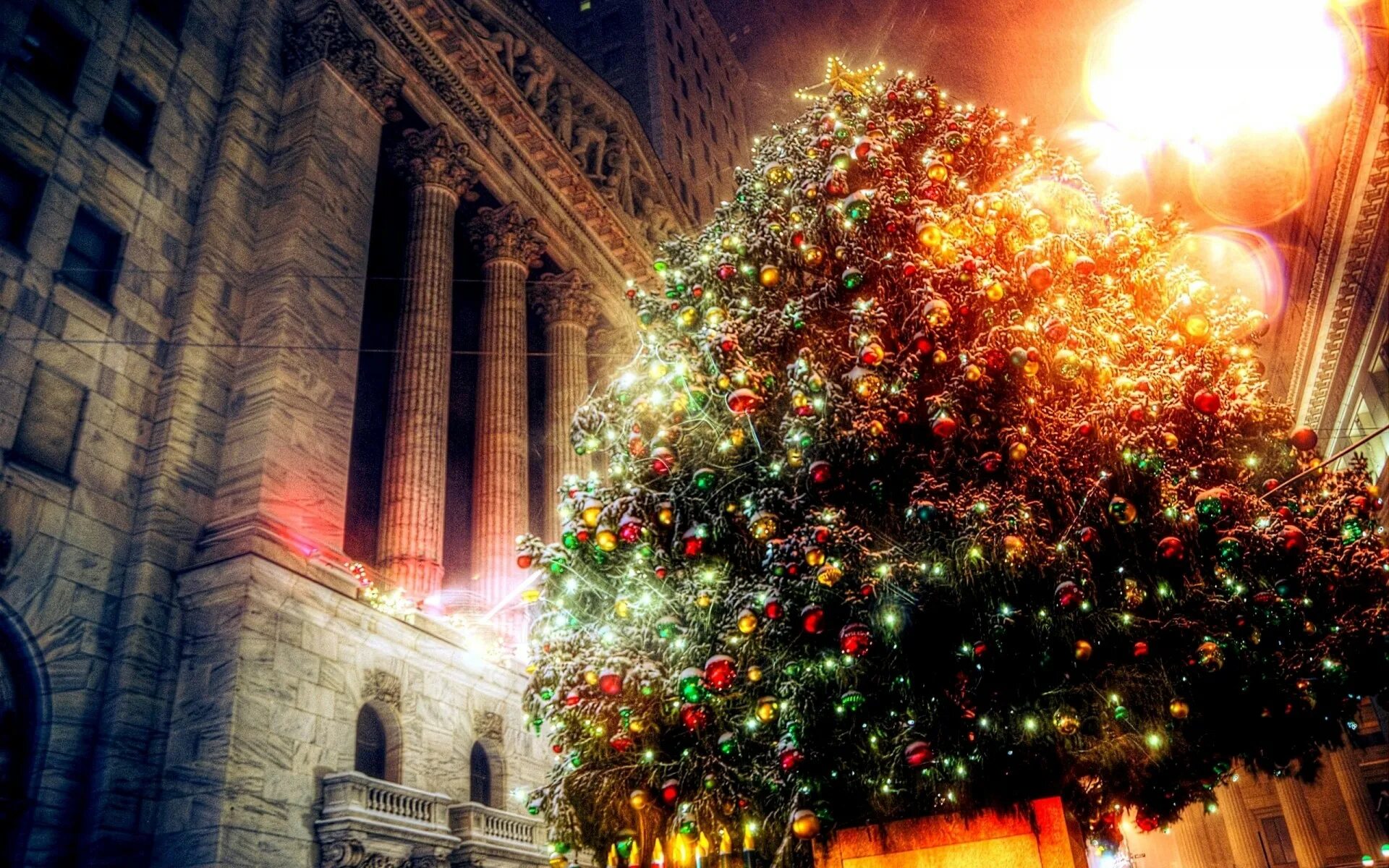 Новогодние картинки. Рождественская елка. Рождественские елки. Новогодняя заставка. Новый год и Рождество.