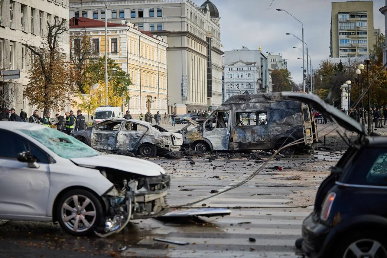 Взрывы Киеве октябрь 2022. Взрывы в Киеве сейчас. Последствия взрывов на Украине. Почему не наносят удары по киеву
