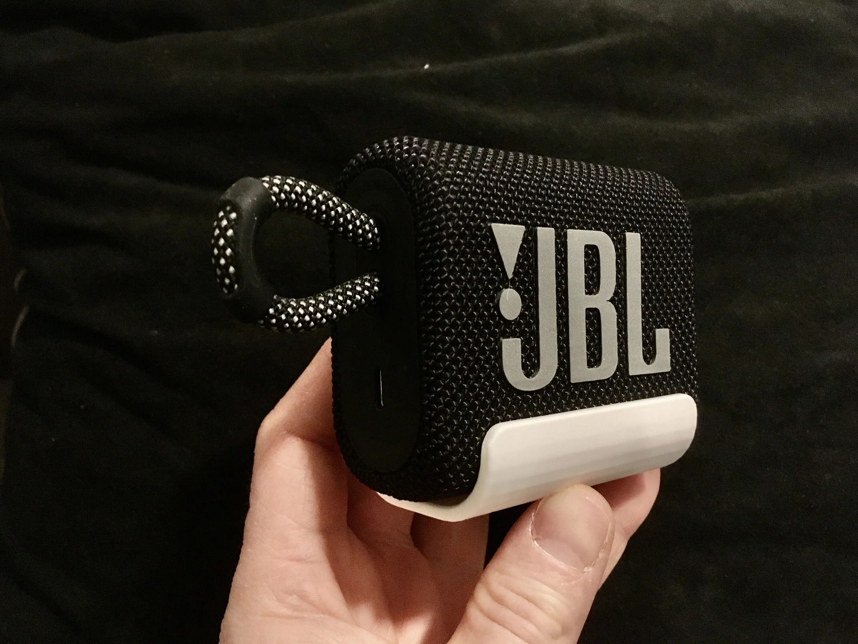 Jbl go 3 купить. JBL go 3. Чехол для JBL go 3. JBL go 3 оригинал. Колонка JBL go 3 серая.