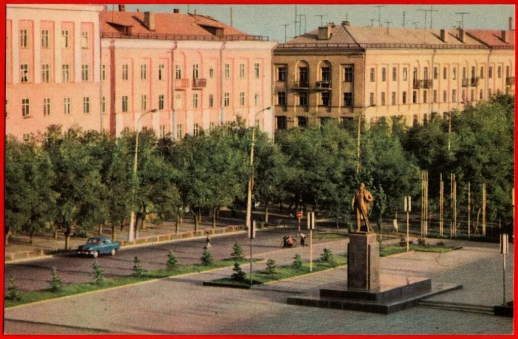 Площадь мариуполя км2. Мариуполь площадь ленина. мариуполь площадь победы.