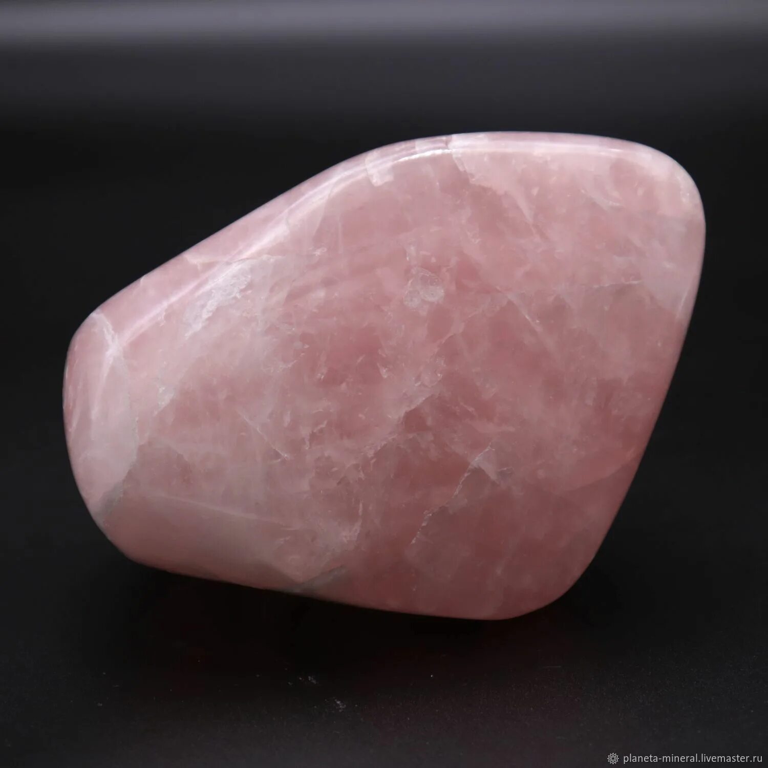 Розовый кварц минерал. Камни минералы кварц. Кварц (розовый) (kvarz-22). Кварц поделочный камень.
