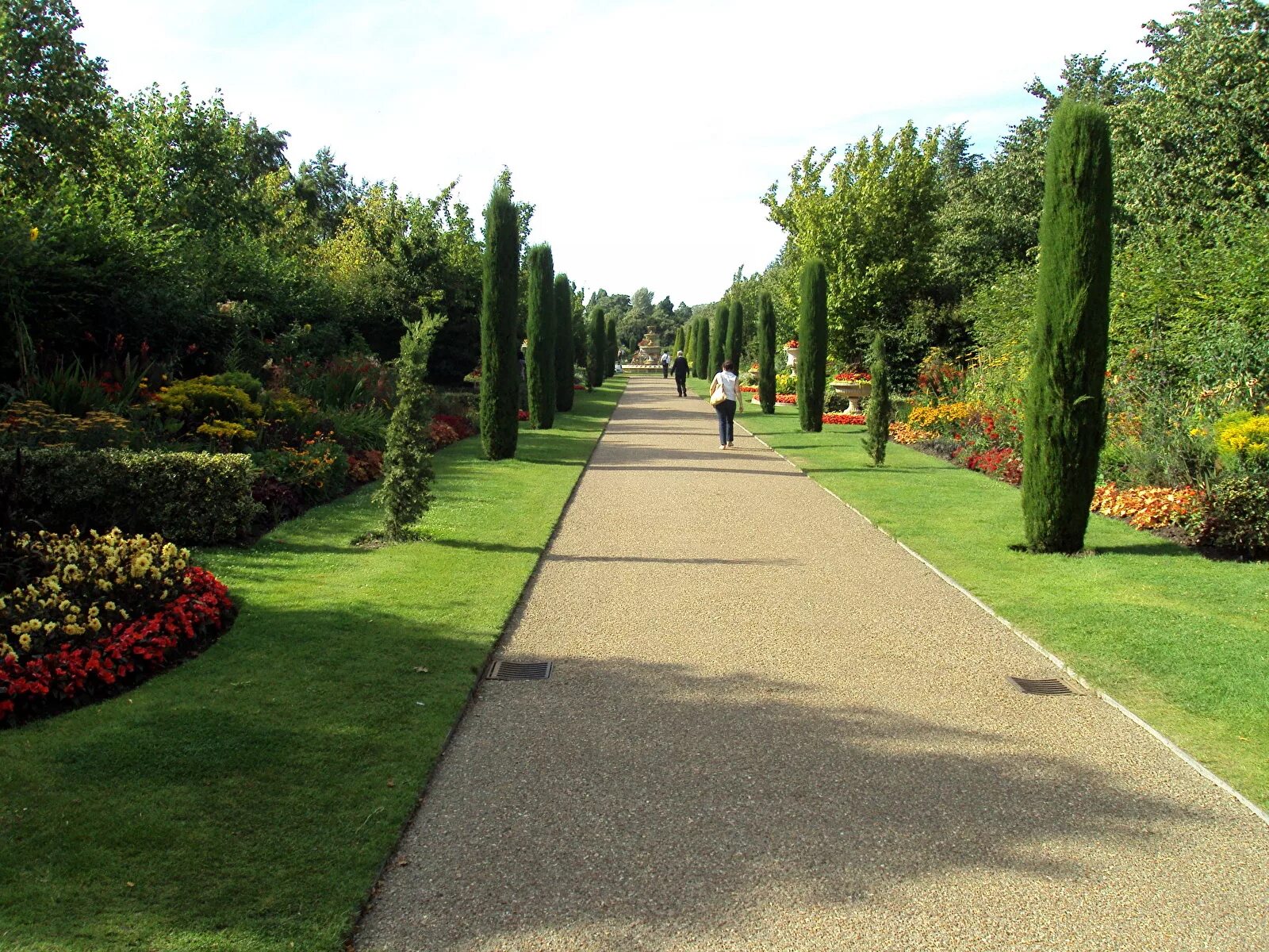 Парки в реальной жизни. Риджентс парк. Regents Park Лондон. Kensington Gardens парк. Риджент парк отдыхающие.