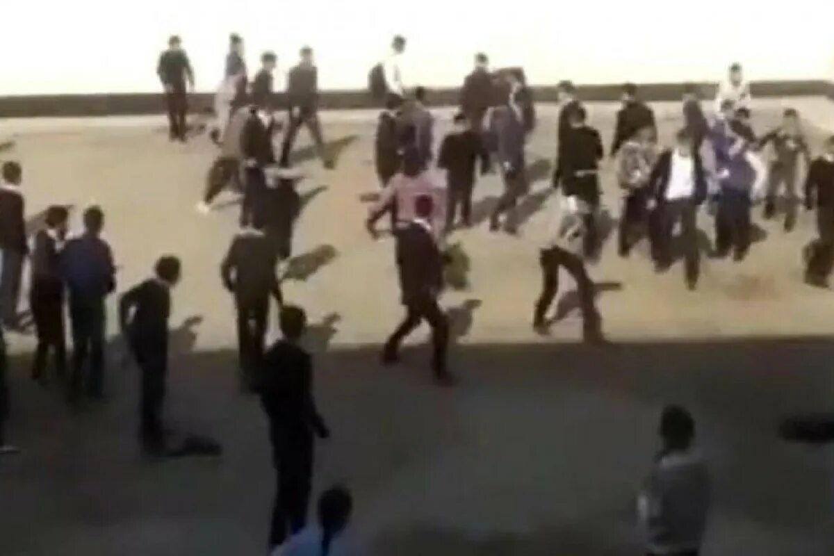 Драка в казахстане. Массовая драка в нижнем тагиле даги и русские. Драка в казахстане. Драка возле. Драка в казахстане.