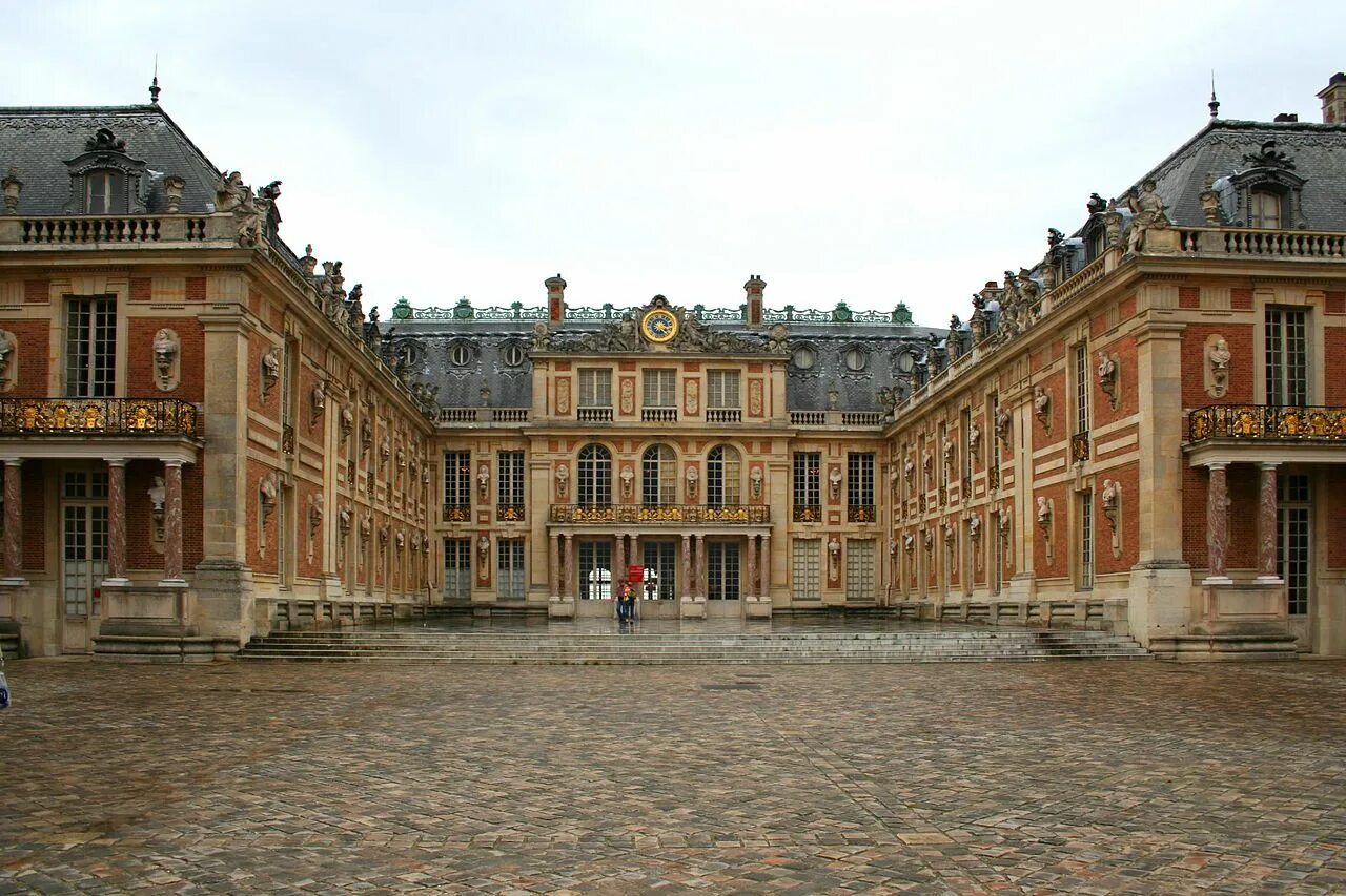 Версаль нанси. Версальский дворец Версаль Барокко. Мраморный двор Версальского дворца. Дворец Версаль, Франция, 17 век. Архитектура Франции 17 века Версаль.