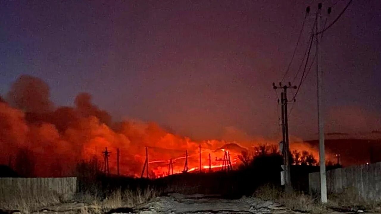 Деревня пал. Степные пожары. Минусинск Красноярский край пожар. Пожар в Степном Назаровского района. Пожар под Минусинском.