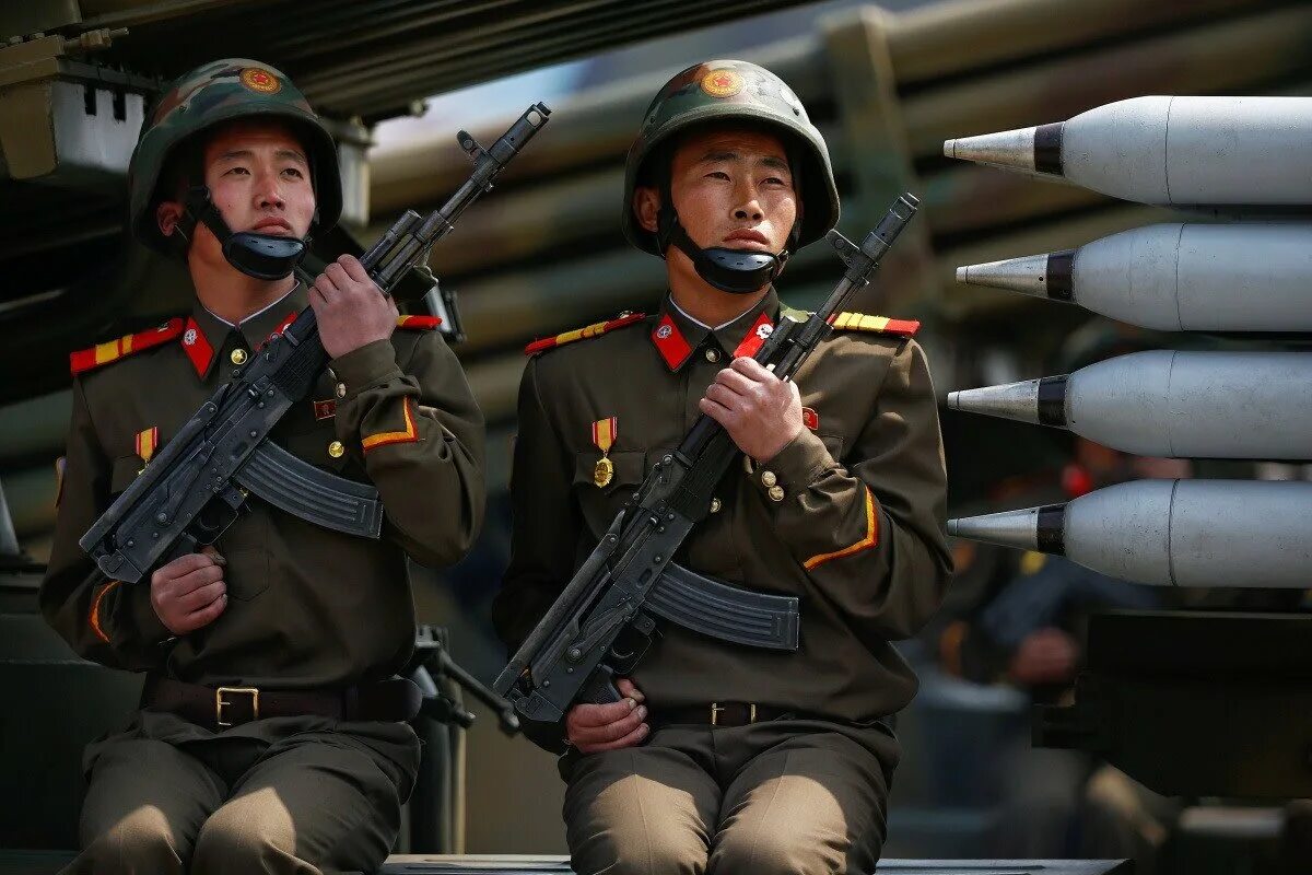 Корея оружие россии. Армия Северной Кореи. OICW КНДР. Солдаты Северной Кореи. Оружие солдата Северной Кореи.