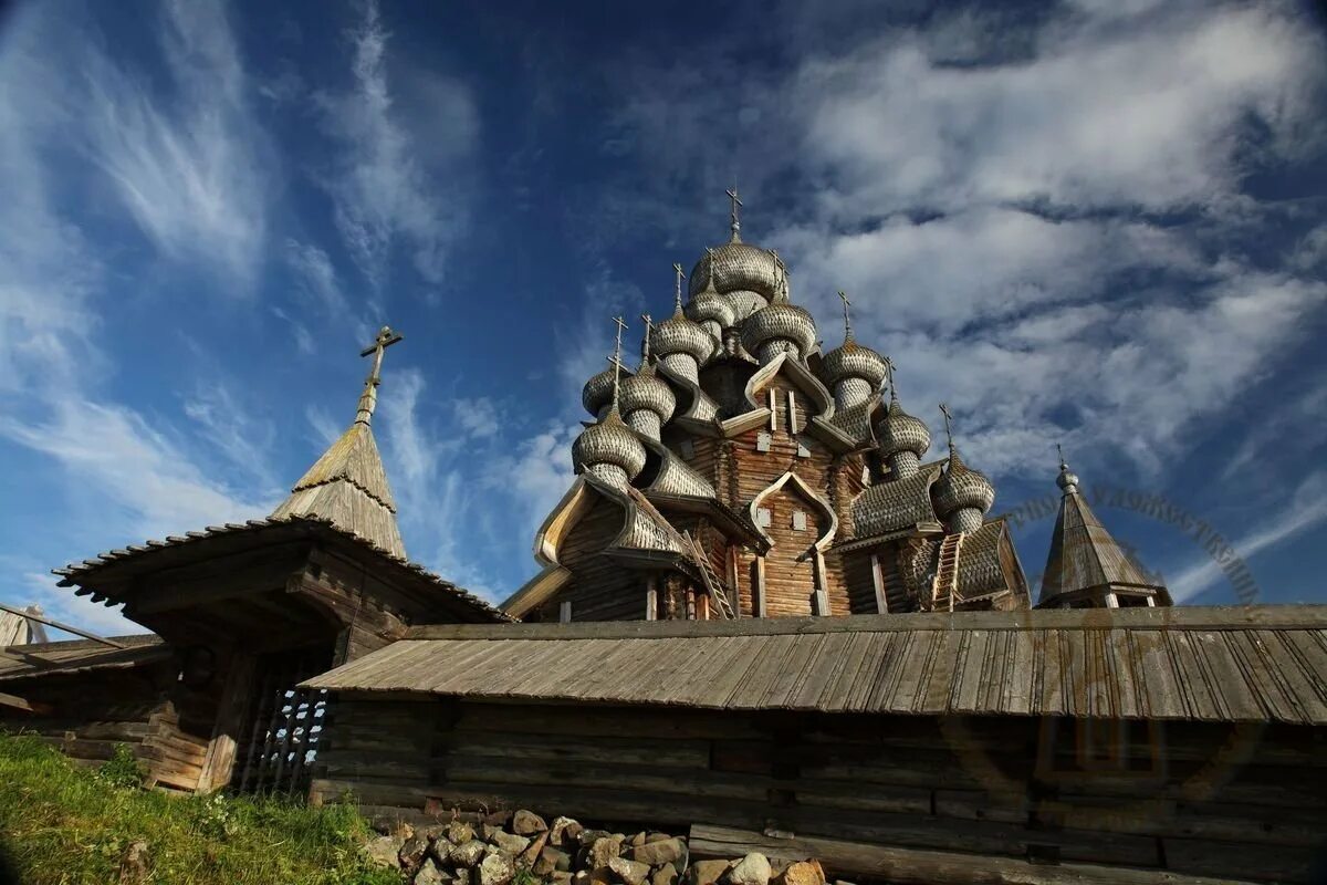 Памятники национального наследия. Кижи музей-заповедник. Кижи монастырь. Музей Кижи культурное наследие. Деревянные церкви Кижи.