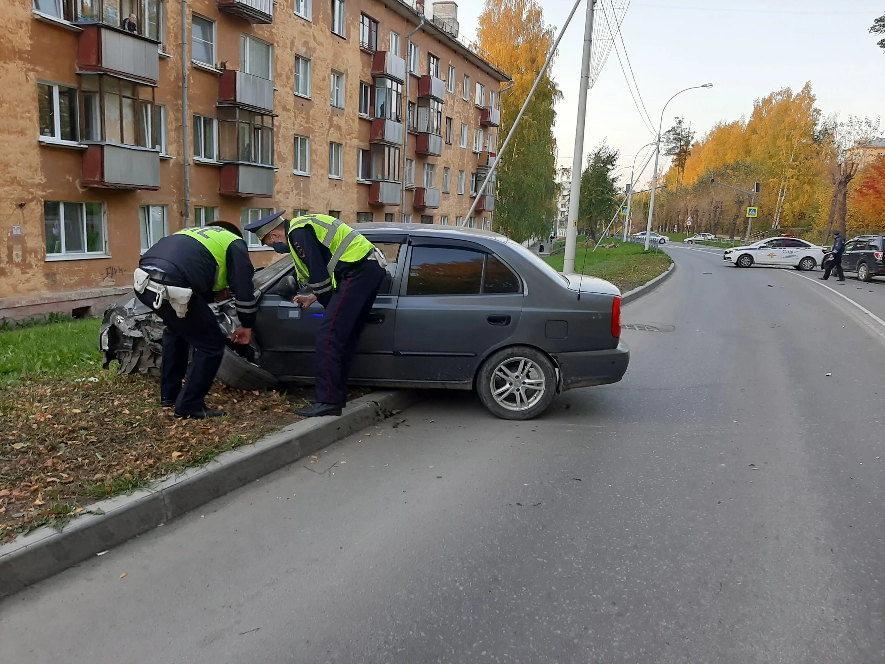 Такси город машины новоуральск. Дтп в новоуральске. Авария в новоуральске сегодня. Такси город новоуральск. Полиция новоуральска эксперт.