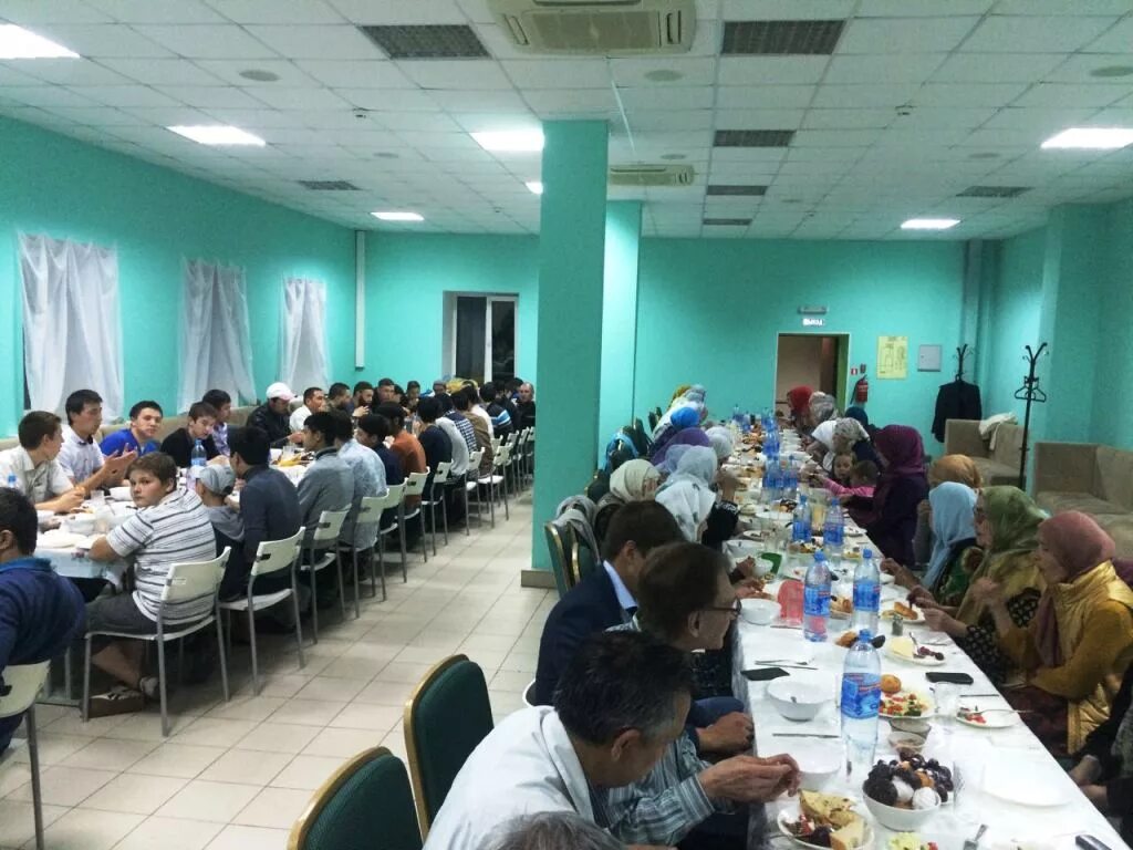 2023. ифтар татарский дома с семьёй. торжественный ифтар. ифтар уфа. ифтар уфа.