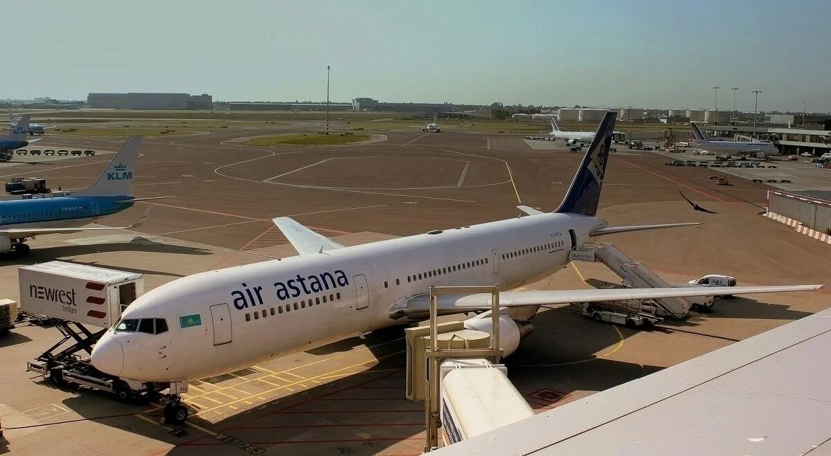 Грузовой самолет air astana. Аэропорт нур султан вылет. Нурсултан астана аэропорт. Әуежай нурсултан. Нұрсұлтан назарбаев аэропорт.