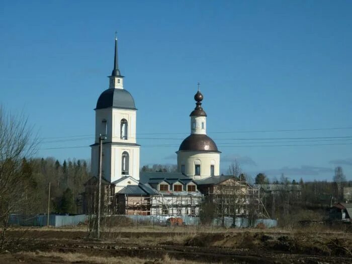 Церковь Святой Троицы в Хвалово. Храм в Хвалово Ленинградская область. Троицкая Церковь Хвалово. Деревня Хвалово Троицкая Церковь.