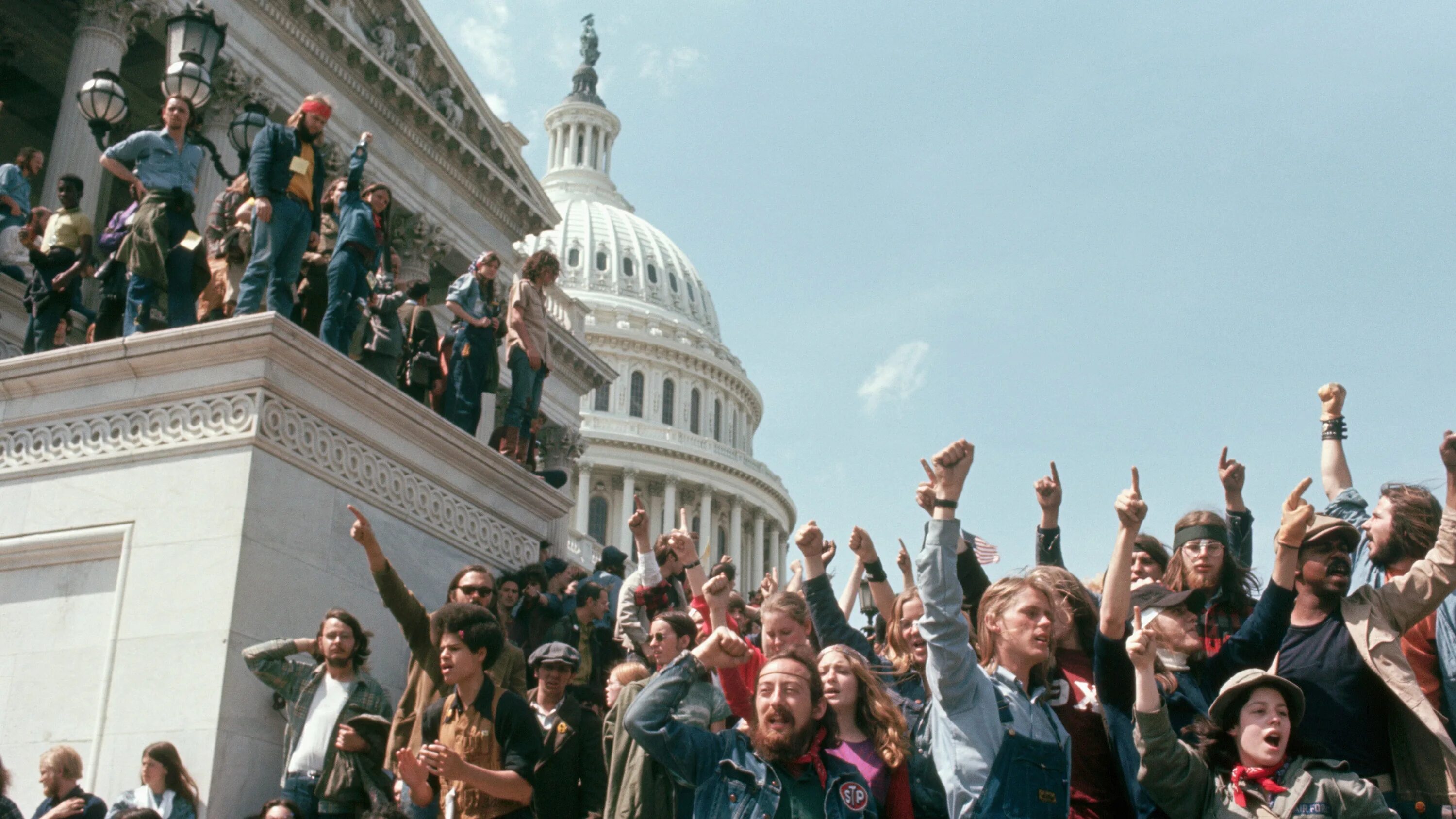 В сша будет революция. Протесты 1968. Хиппи 60х в Америке протесты. Контркультурная революция. Протестные движения 60е.