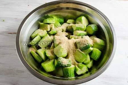Запеченный огурец с сыром