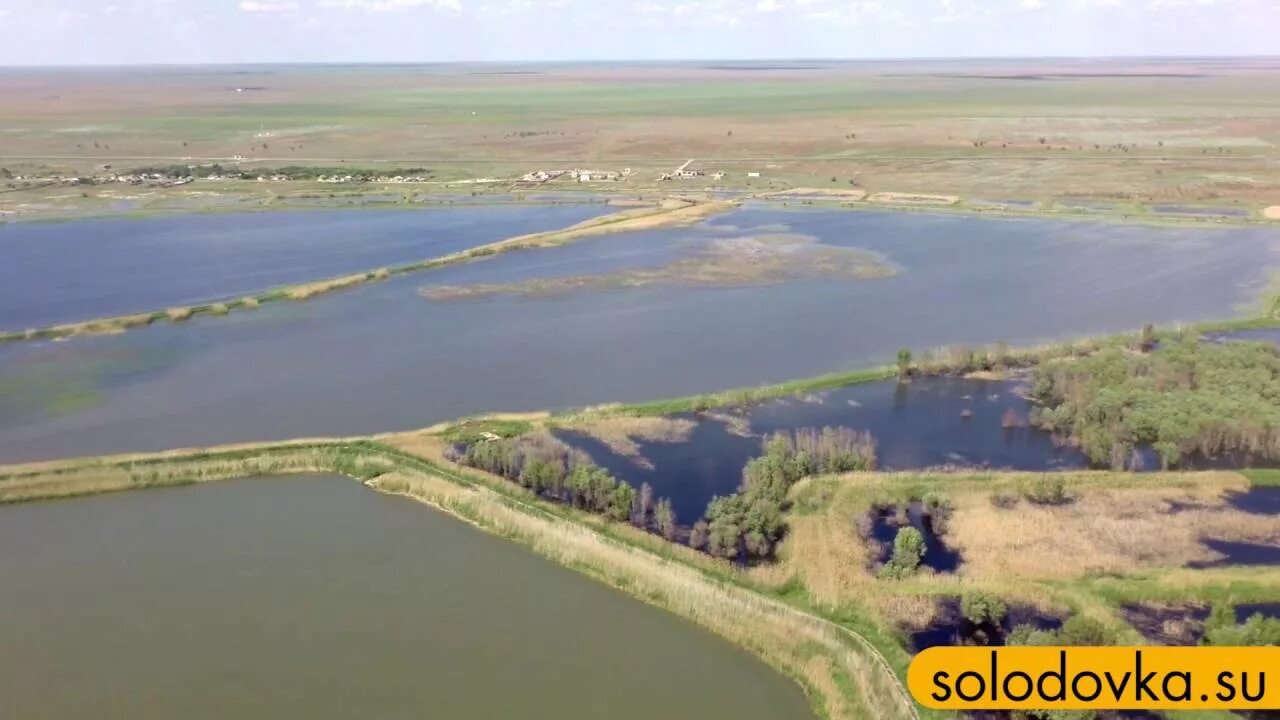 Мост в заплавном. Памятник в с лохвицы белогорский район. Село прудовое. Мост в заплавном. Адищево островский район.
